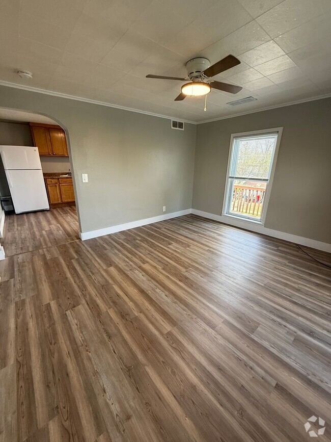 Building Photo - PP - 12 - Glendale Unit Upper Rental