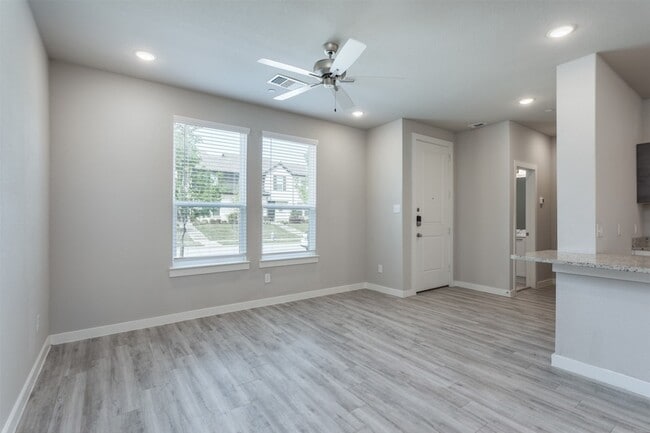 Photo - 1304 Pebblebrook Dr