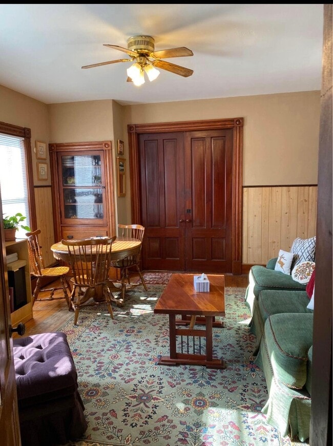 31 Laurel Ave Unit 2