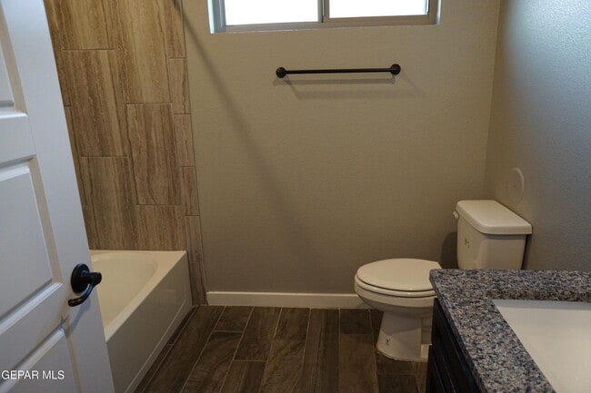 Photo - 217 Ilchester Wy