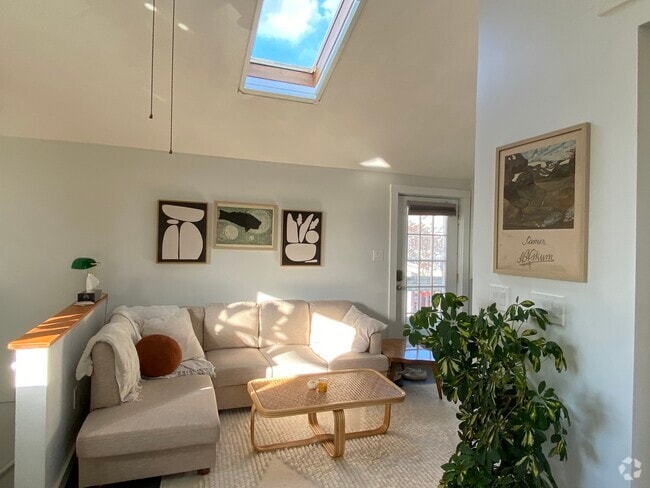 Building Photo - 17 Millett St Unit Furnished condo