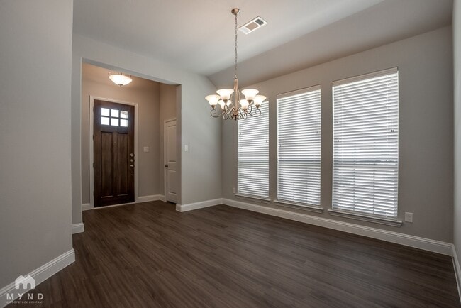 Photo - 101 Knight of Realm Blvd