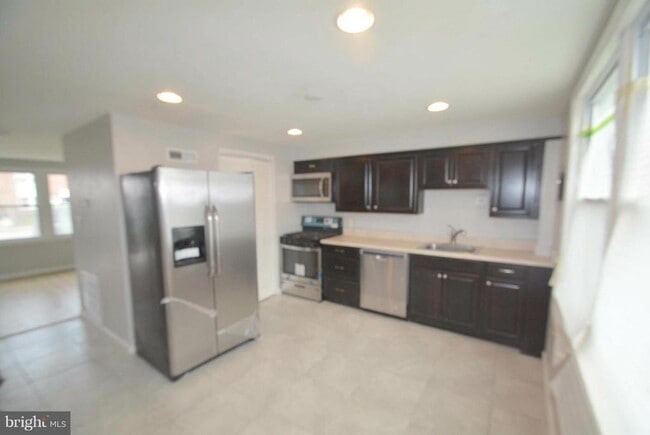 Photo - 7915 Eastdale Rd