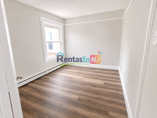 Photo - 175 Woodside Ave Unidad 7