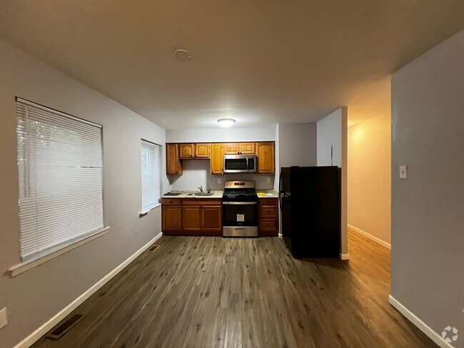 Building Photo - 616 N 33rd St Unit 1st fl Rental