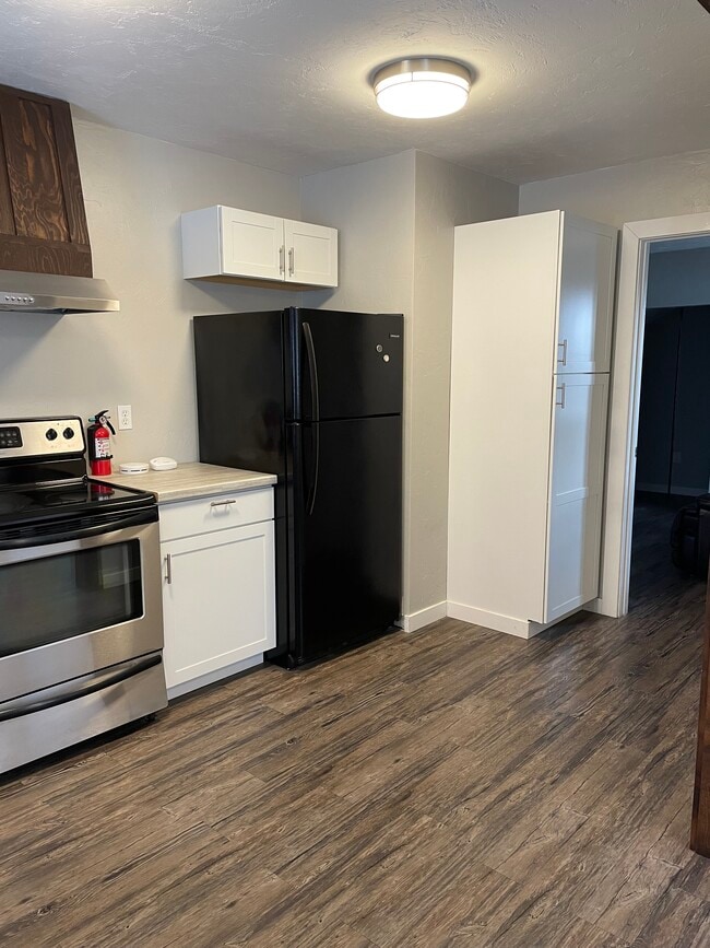 Photo - 209 W Barnes Rd Unit MIL Suite Loft Paid Utili