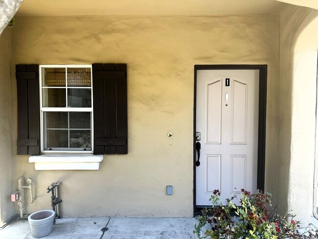 609 Central Ave Unit 1