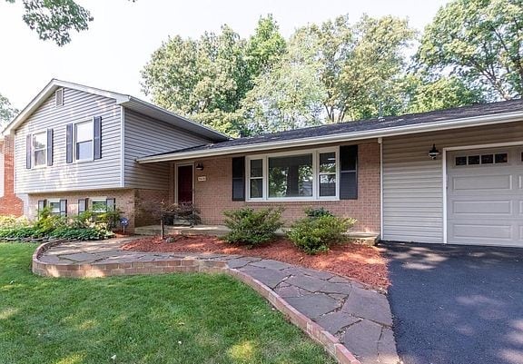 Photo - 3428 Holly Rd