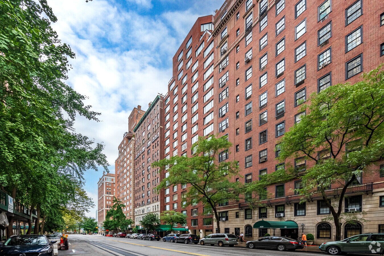 Photo - 440 E 57th St