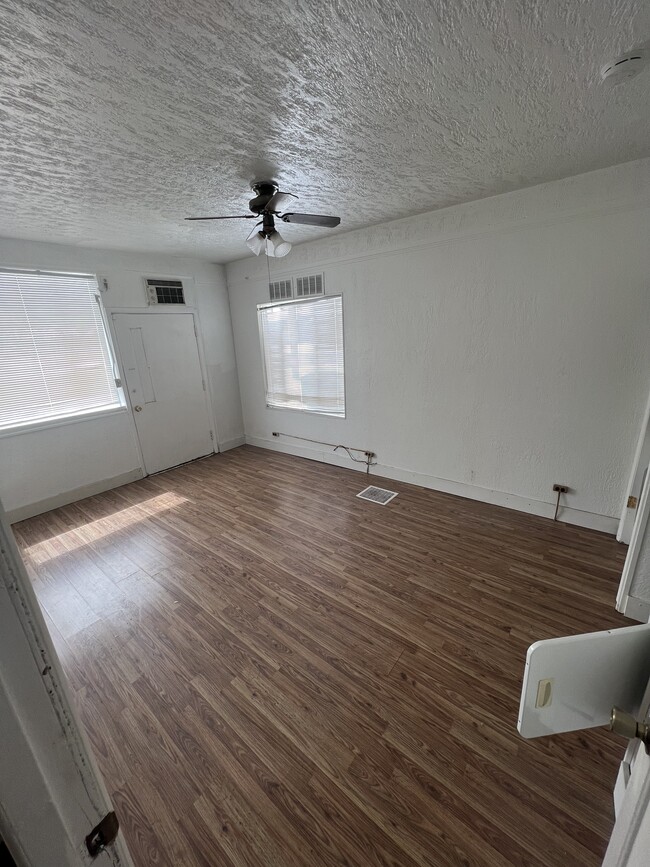 Photo - 500 32nd St