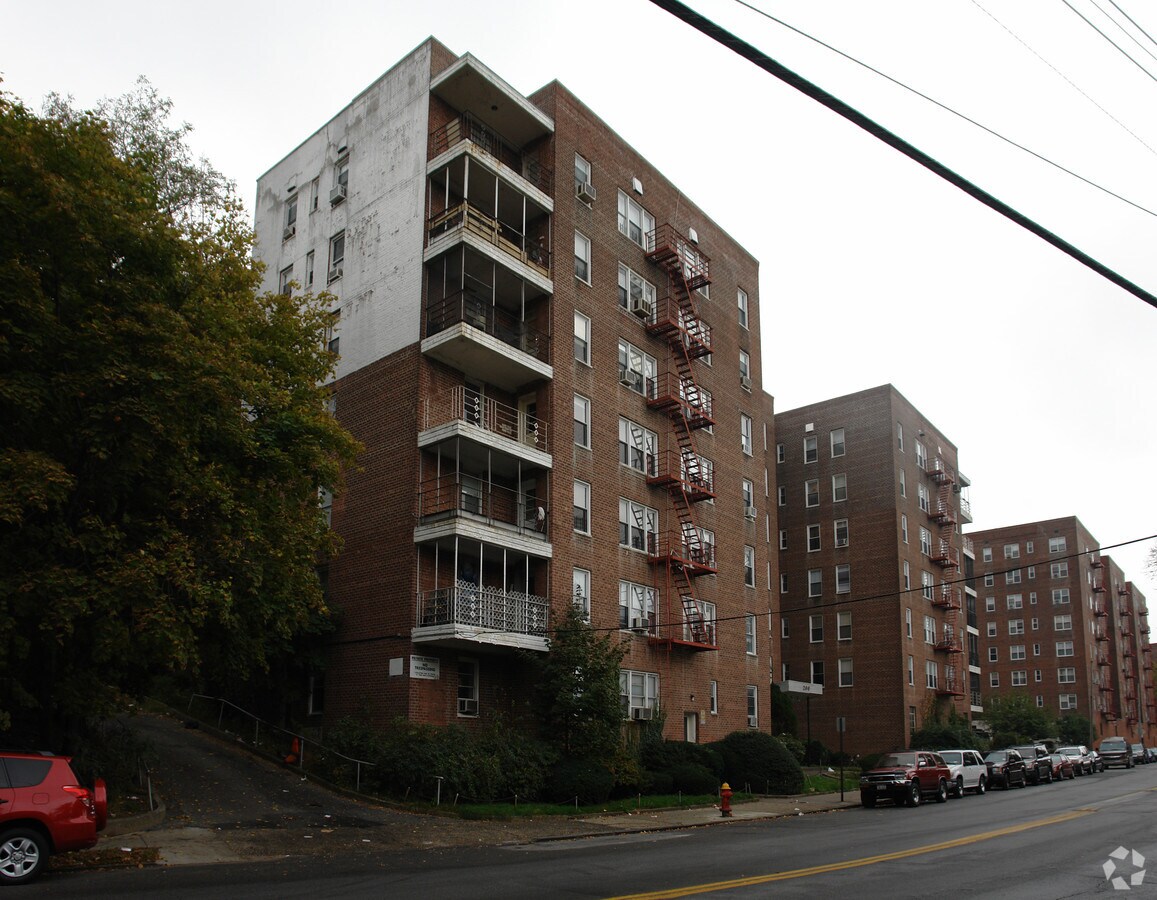 204 Valentine Ln - 200 Valentine Ln