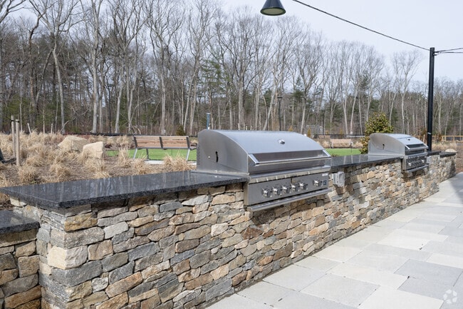 Walnut Knoll Apartments