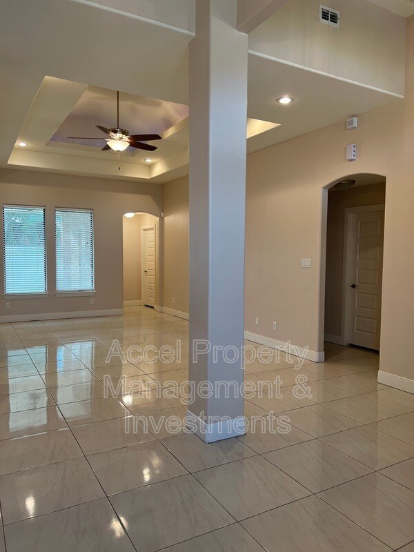 Photo - 711 N Abbott Ave