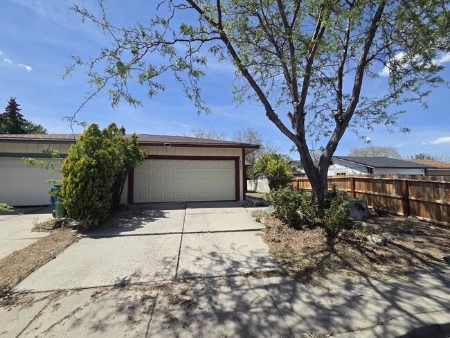 Photo - 6521 Flower St