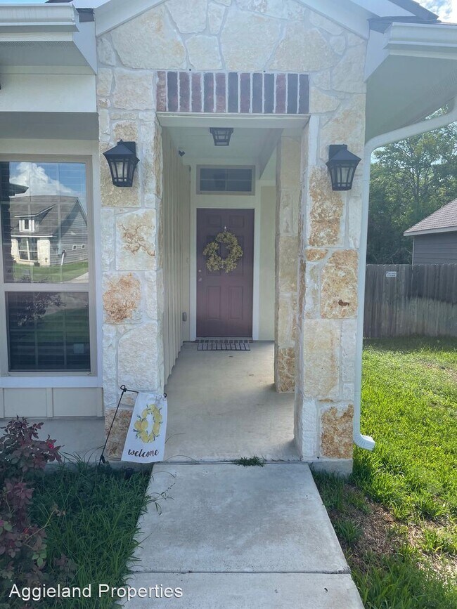 Photo - 3 br, 2 bath House - 2026 Dumfries Dr