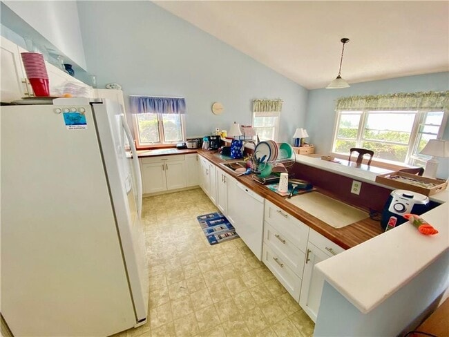 53 Shore Dr