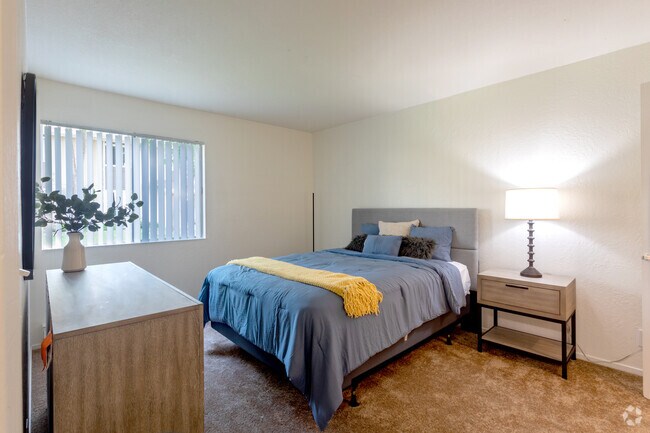 2BR, 2BA - 820 - Bedroom - Almaden Terrace Apartment Homes
