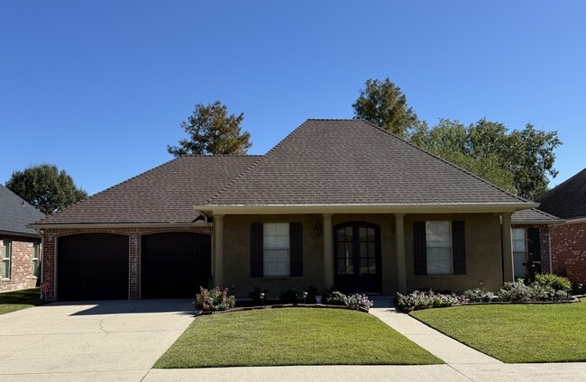 Building Photo - 103 Lakeshore Dr