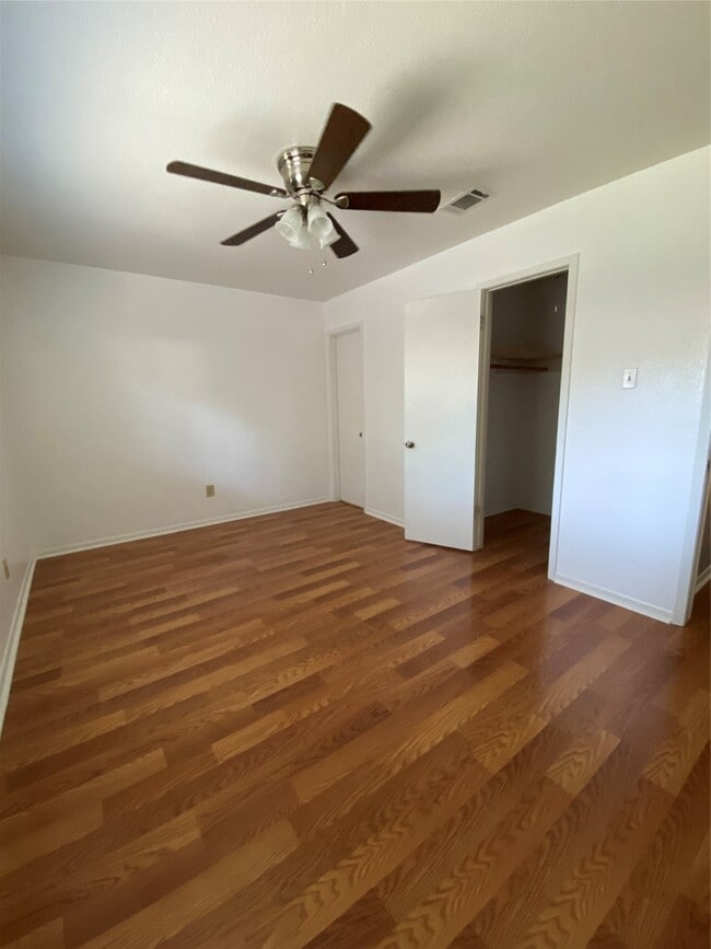 Photo - 2714 Sherwood Hollow Ln