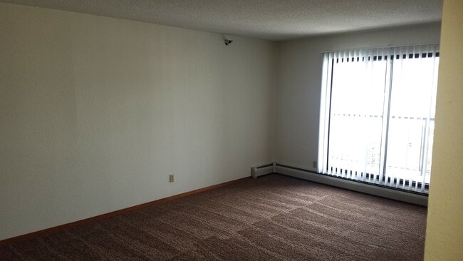 Photo - Round Lake Estates