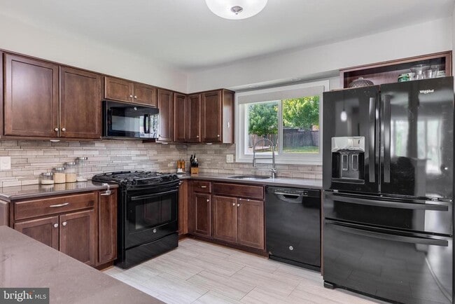 Building Photo - 6006 Rivanna Dr