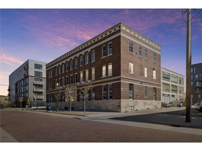 Building Photo - 918 N 3rd St Unit 204