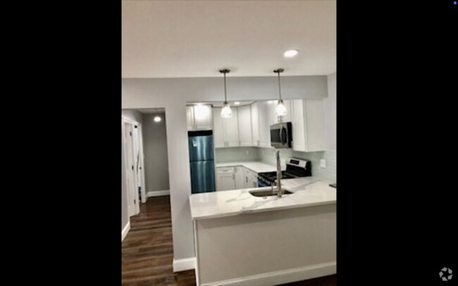 Building Photo - 38 Juniper St Unit #1 Rental