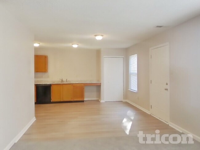 Photo - 121 Winterwood Dr