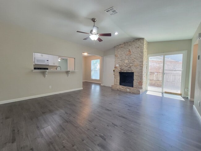 Photo - 907 Bird Creek Dr Unit A