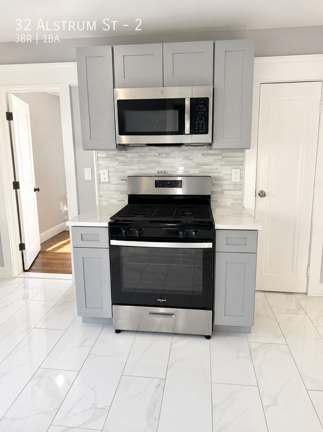 32 Alstrum St Unit 2