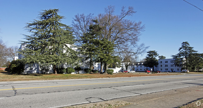 Colonial Landing Apartments - Colonial Landing Apartments