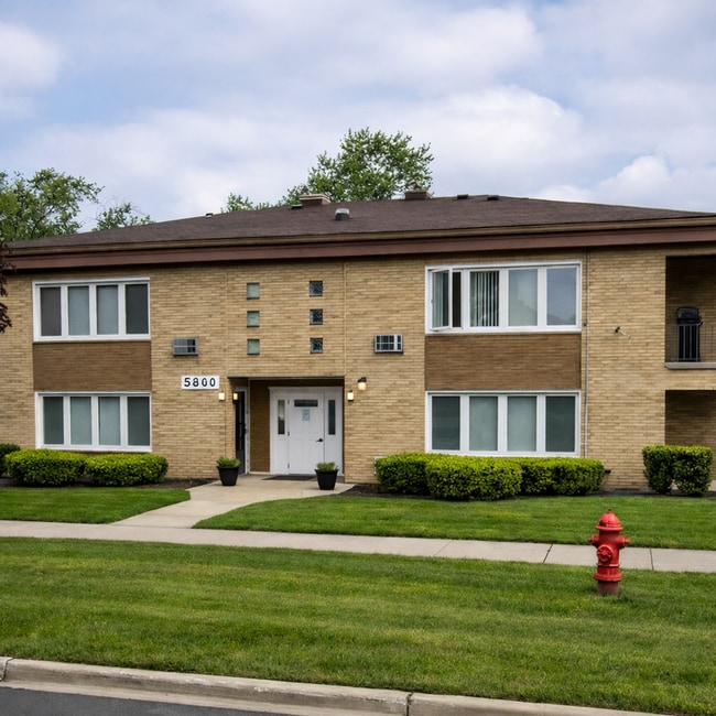 Building Photo - 5800 107th St Unit 7