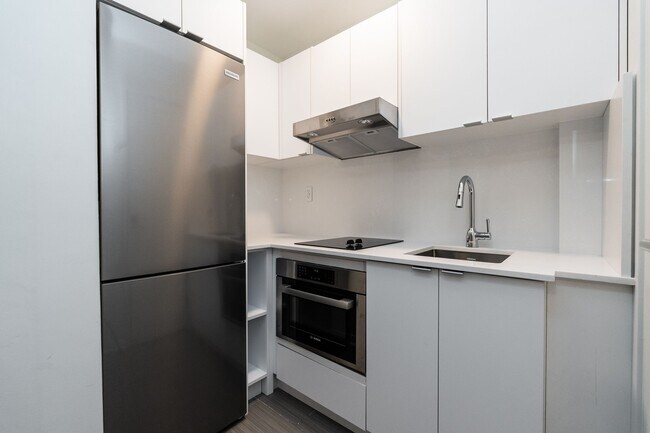 Photo - 56 Maitland Street Unit 408