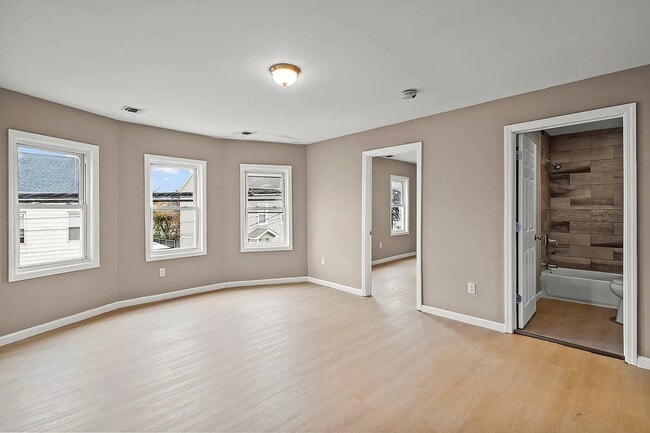 Photo - 113 E Main St Unit 2