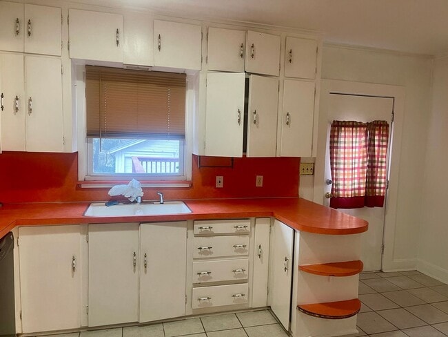 Photo - Great Location