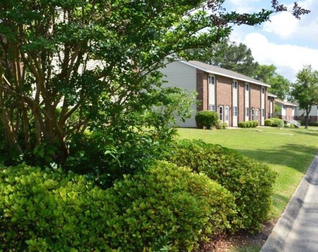 Cardinal Village Apartments For Rent in Jacksonville, NC