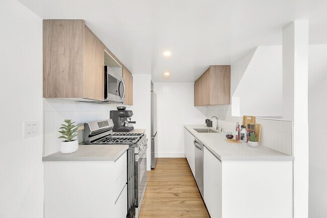 3756-3758 Mentone Ave
