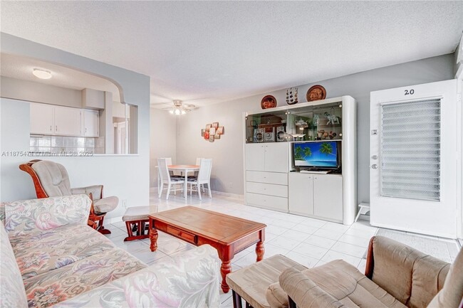 Photo - 800 SW 10th Terrace Unit 20T