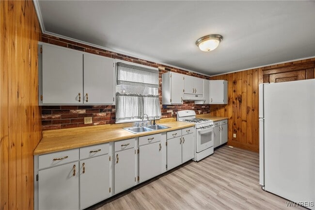 Photo - 319 Wheatfield St