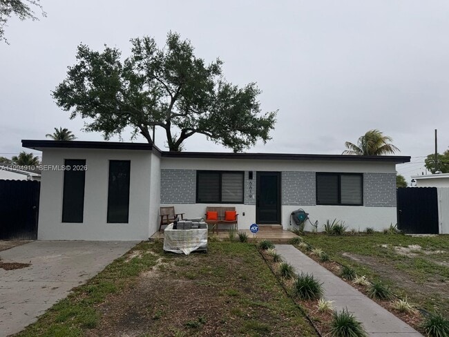 Building Photo - 6619 SW 2nd Ct