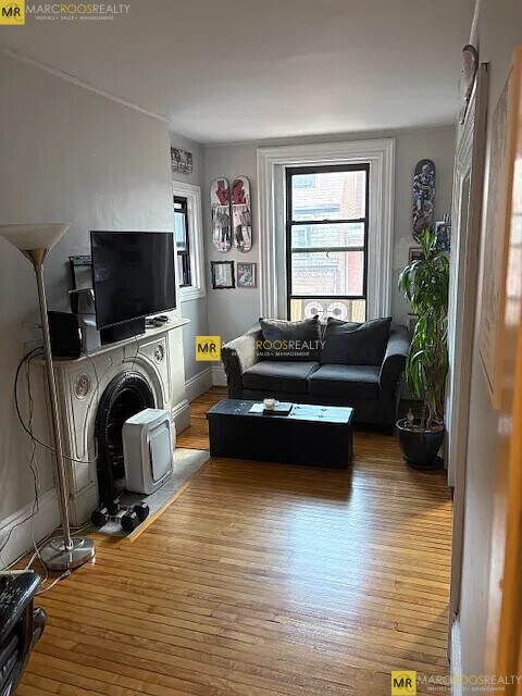 Photo - 163 Beacon St Condo