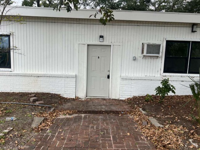 Photo - 4105 Poinsett Rd Unit M