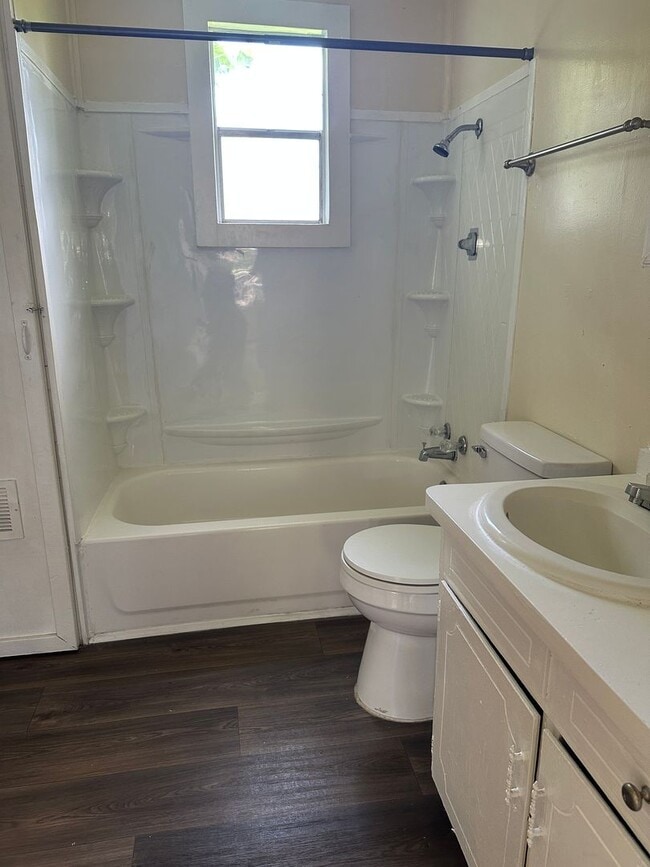 120 Roosevelt Cir