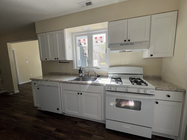 Photo - 711 Dennisville-Petersburg Rd