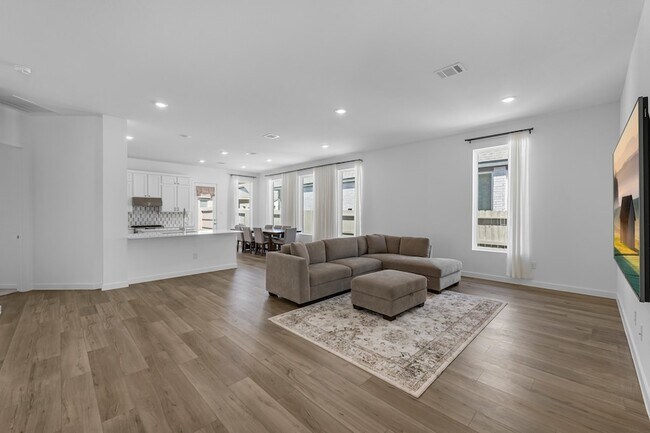 Photo - 2323 Hazel Berry St House