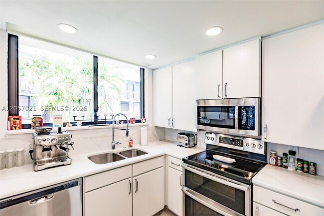 1586 S Ocean Dr Unidad 125