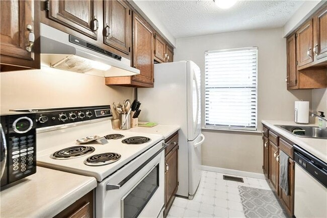 Photo - 411 Brookside Ct