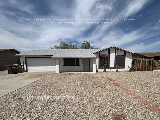 Building Photo - 8638 W Lawrence Ln Rental
