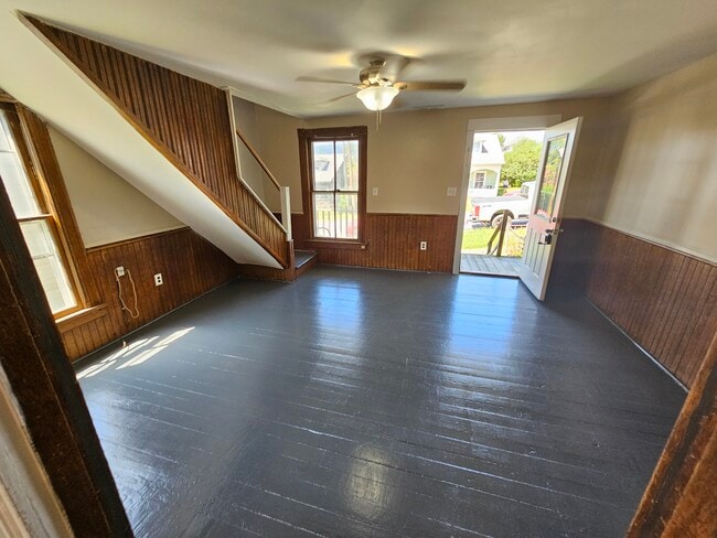 Photo - 345 E Prospect St