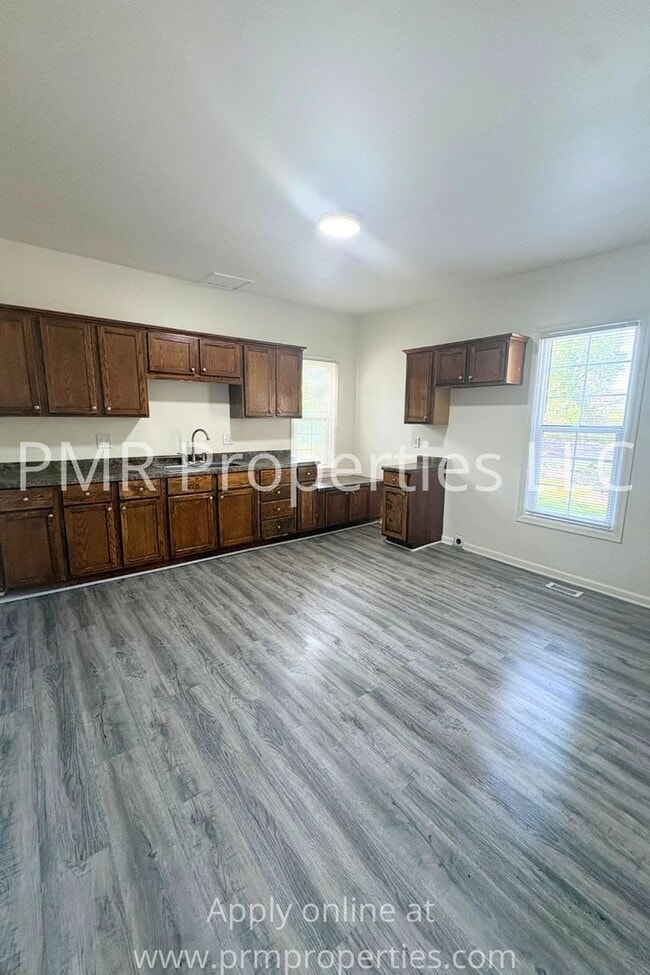 Photo - 3 Bedrooms / 1 Bathroom House